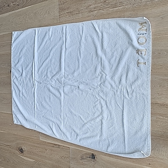 Moët Chandon Ice Imperial Champagne Towel - Picture 5 of 6